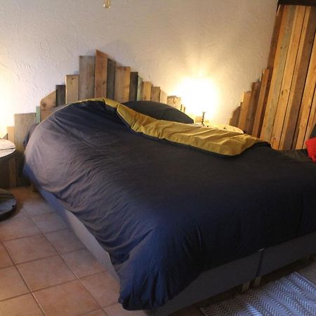 Bois & Repos Bed & Breakfast Малмеди Екстериор снимка