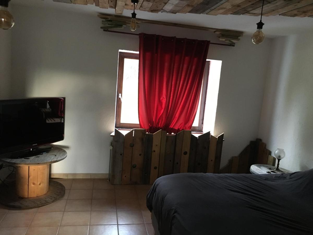 Bois & Repos Bed & Breakfast Малмеди Екстериор снимка